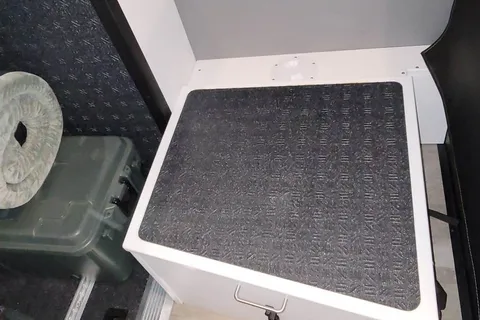 Storyteller Overland Stealth Mode 4x4