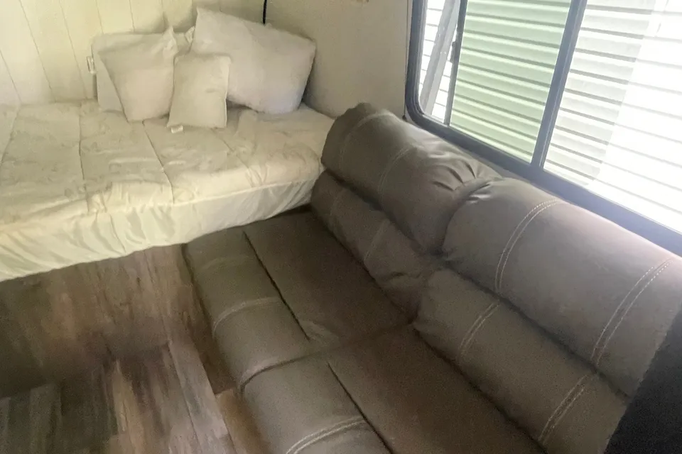 Sharmaine's Riverside RV Xplorer 135x Travel Trailer