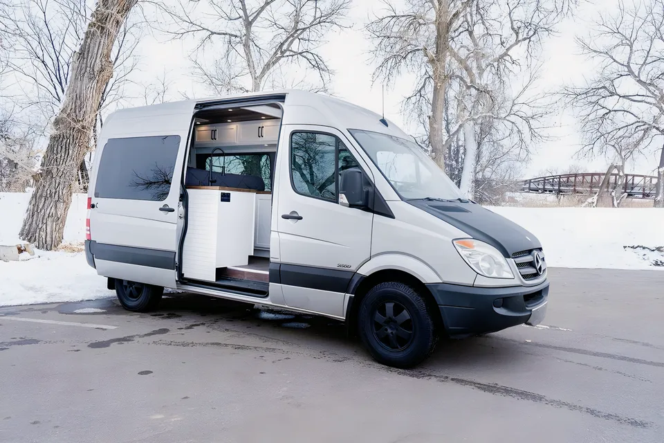 Mercedes-Benz 2500 Campervan
