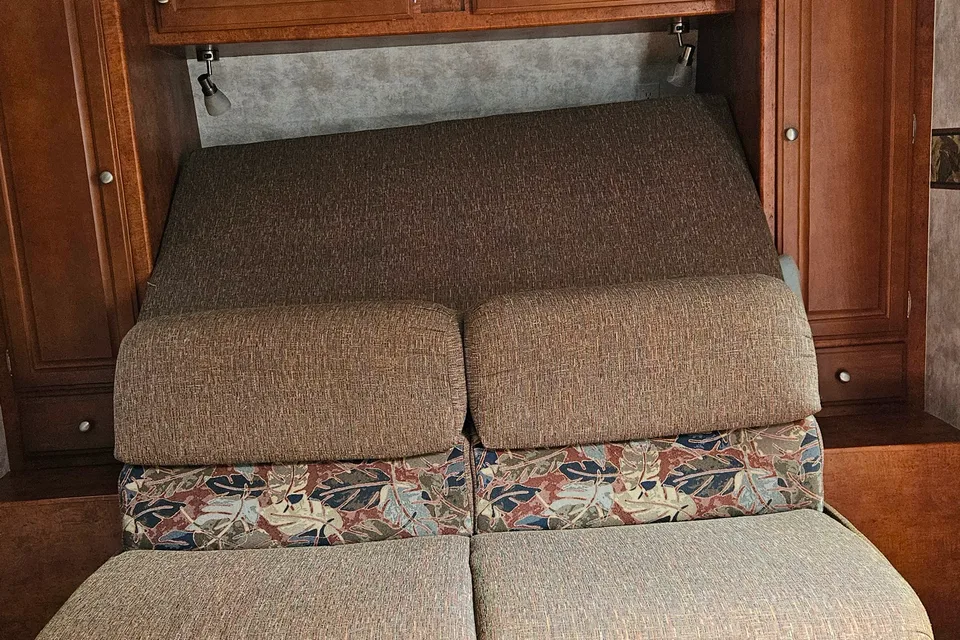Vancouver Island Dog-Friendly 27ft Tango | Perfect for Camping & Dog Shows
