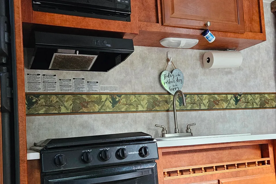 Vancouver Island Dog-Friendly 27ft Tango | Perfect for Camping & Dog Shows