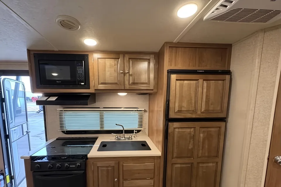 Kelsey's Rockwood Roo 21SS Hybrid