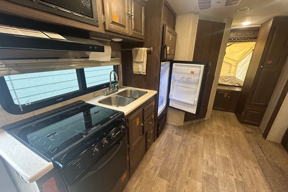 Kelsey's Rockwood Roo 21SS Hybrid