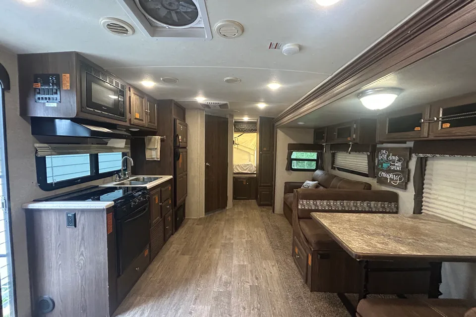 Kelsey's Rockwood Roo 21SS Hybrid