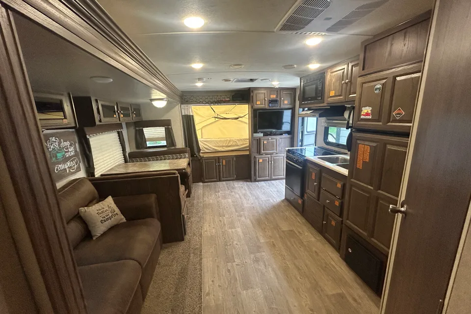 Kelsey's Rockwood Roo 21SS Hybrid