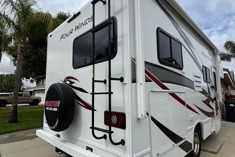Beautiful 2024 Thor Four Wind 22e