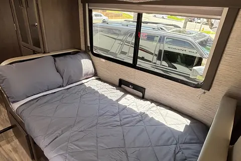 Beautiful 2024 Thor Four Wind 22e