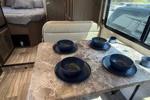 Beautiful 2024 Thor Four Wind 22e