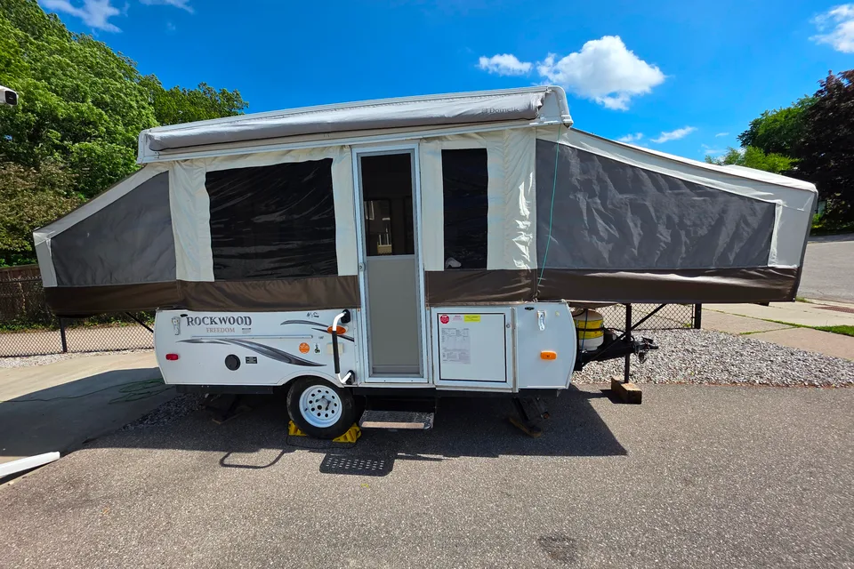 The Happy Camper -family-friendly Rockwood Freedom Pop-up trailer