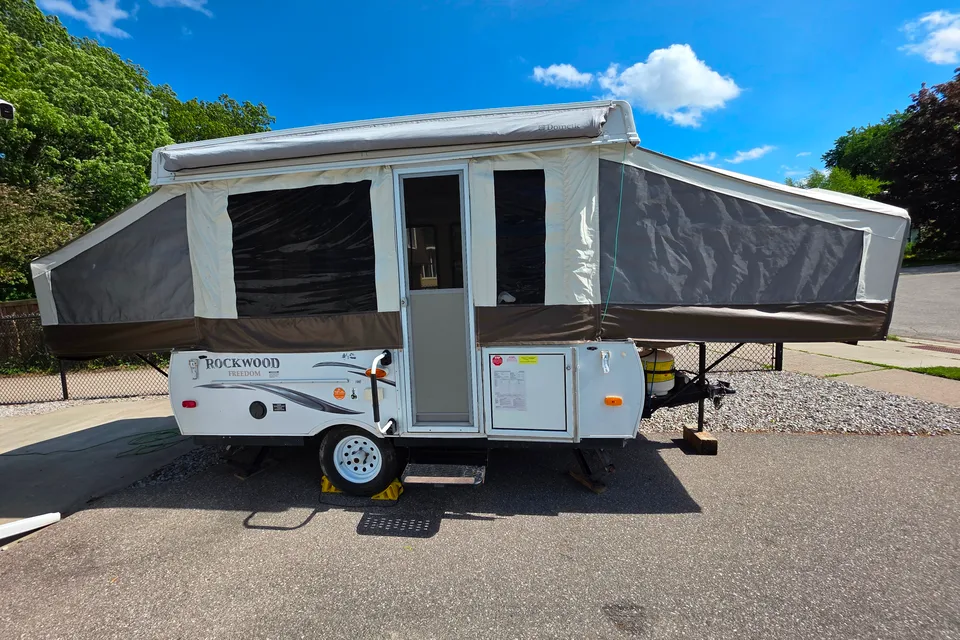 The Happy Camper -family-friendly Rockwood Freedom Pop-up trailer