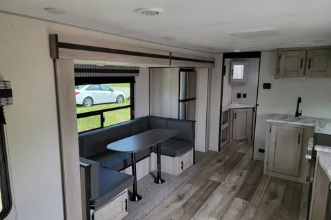 Victor's KZ Connect  C281bhse Travel Trailer