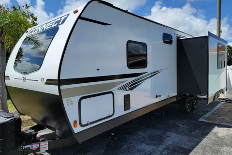 Victor's KZ Connect  C281bhse Travel Trailer