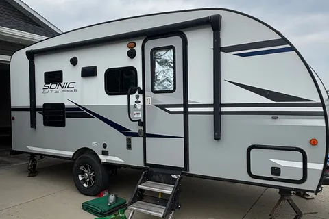 2019 Venture RV Sonic Lite SL169VUD Travel Trailer