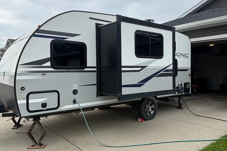 2019 Venture RV Sonic Lite SL169VUD Travel Trailer