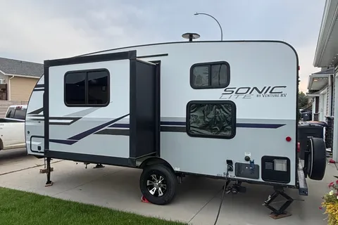 2019 Venture RV Sonic Lite SL169VUD Travel Trailer