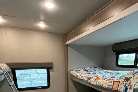 Kahrin's Grand Design Imagine 3170BH Travel Trailer -linens provided