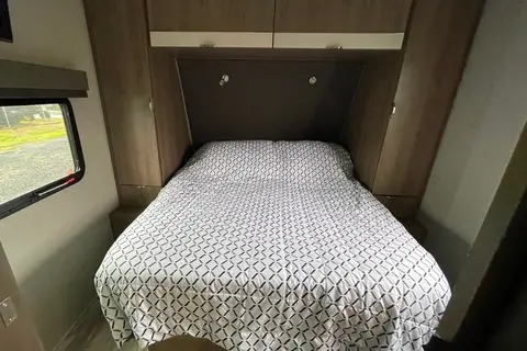 Kahrin's Grand Design Imagine 3170BH Travel Trailer -linens provided