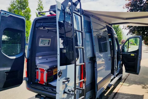 Duncan's Winnebago Revel 4x4 Class B
