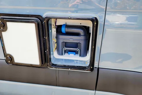 Duncan's Winnebago Revel 4x4 Class B