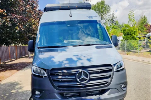 Duncan's Winnebago Revel 4x4 Class B