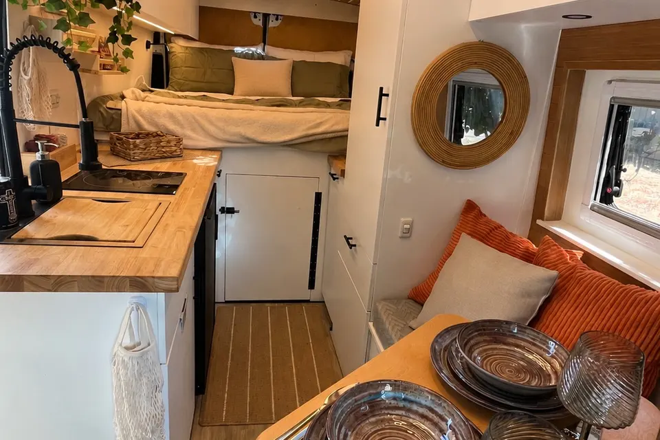 Serena – Cozy Luxury Campervan