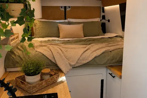 Serena – Cozy Luxury Campervan