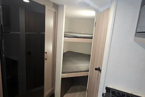 Blake 's KZ Sportsmen 240BH Travel Trailer
