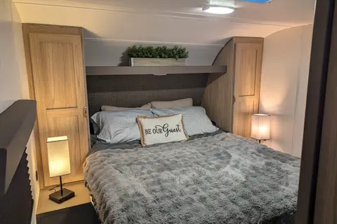 "cozy camper" Cruiser RV Avenir 27ft Travel Trail