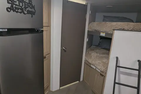 "cozy camper" Cruiser RV Avenir 27ft Travel Trail