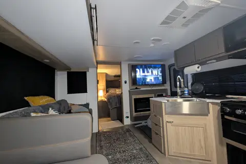 "cozy camper" Cruiser RV Avenir 27ft Travel Trail
