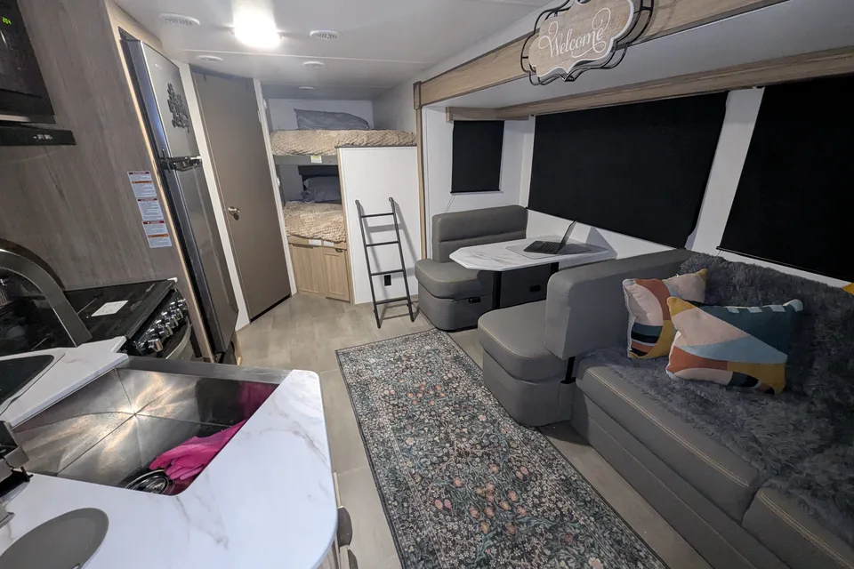 "cozy camper" Cruiser RV Avenir 27ft Travel Trail