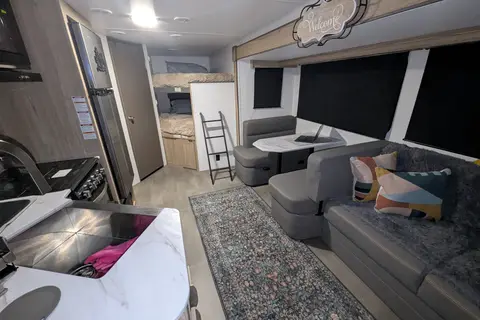 "cozy camper" Cruiser RV Avenir 27ft Travel Trail