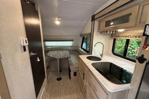 Easy Tow R-Pod for Couples & Families