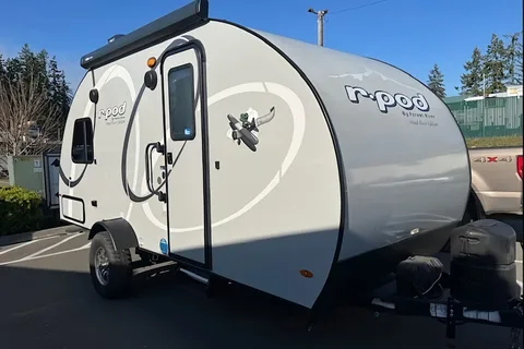 Easy Tow R-Pod for Couples & Families