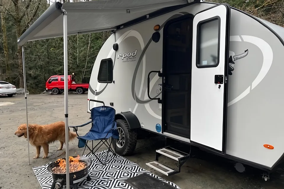 Easy Tow R-Pod for Couples & Families