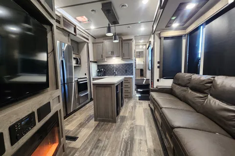 Your next Rv rentals Keystone 415 raptor