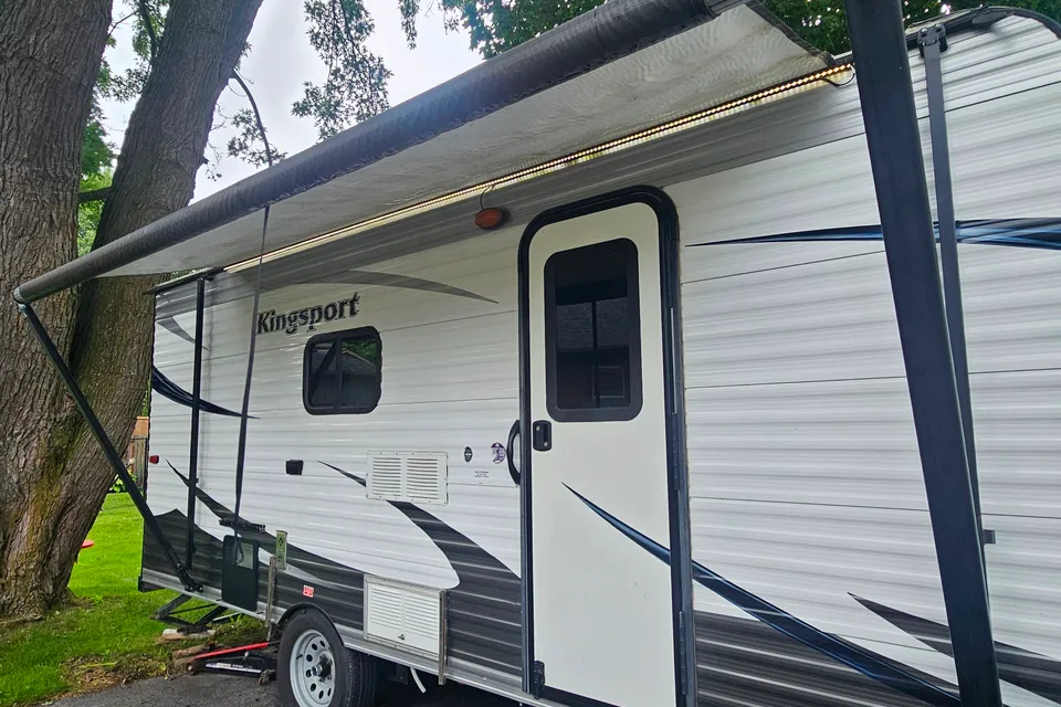 Little family fun trailer