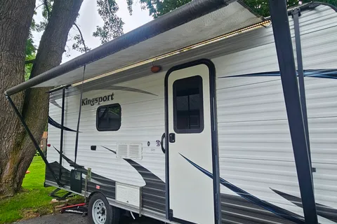 Little family fun trailer