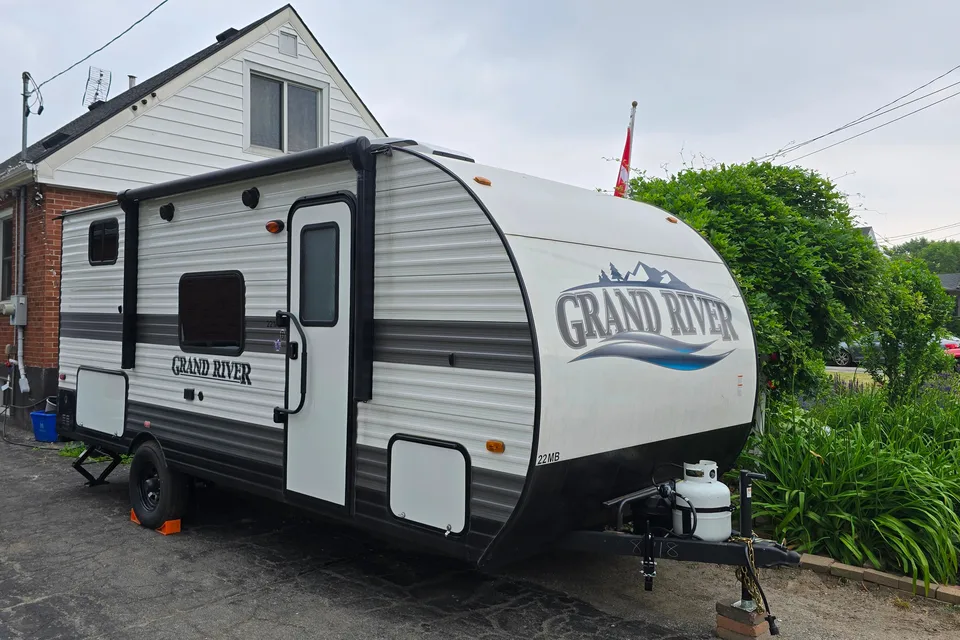 Andmel's Grand River 22MB Travel Trailer