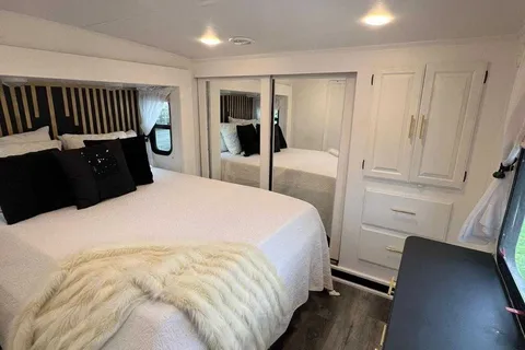 Sun Cliff View Retreat Sherkston Shores Luxury RV