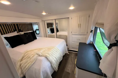 Sun Cliff View Retreat Sherkston Shores Luxury RV