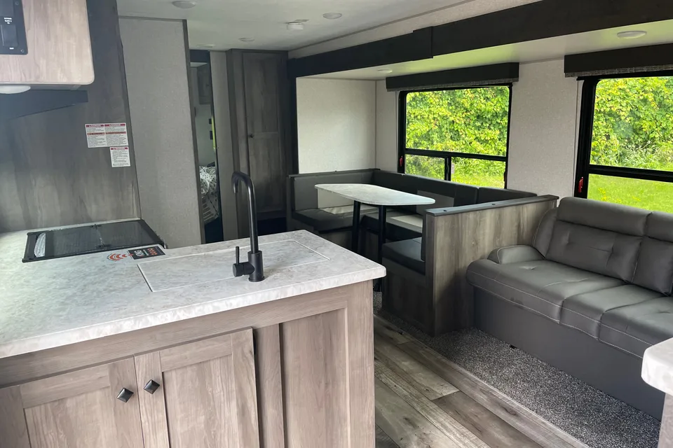 Sportsman 301DBSE Travel Trailer