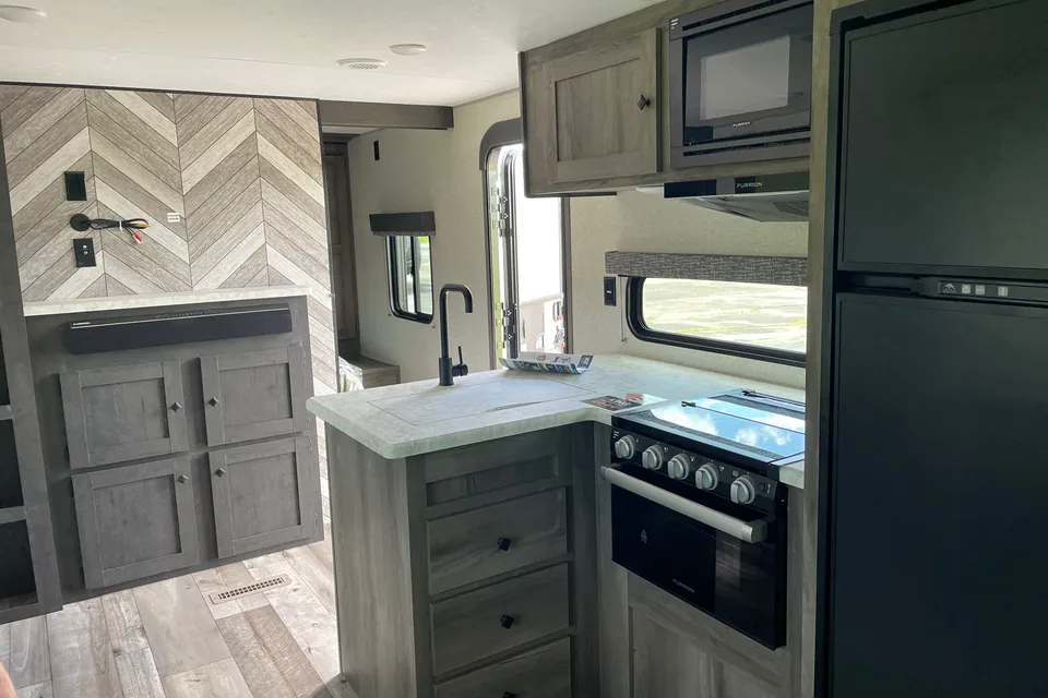 Sportsman 301DBSE Travel Trailer