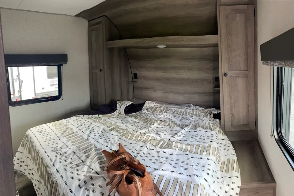 Sportsman 301DBSE Travel Trailer