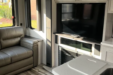 Bernadette's Keystone Montana high country fifth Wheel