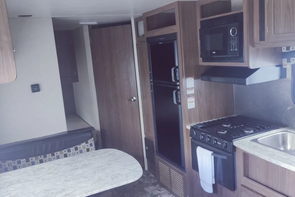 Michael's Heartland Pioneer 27 Travel Trailer