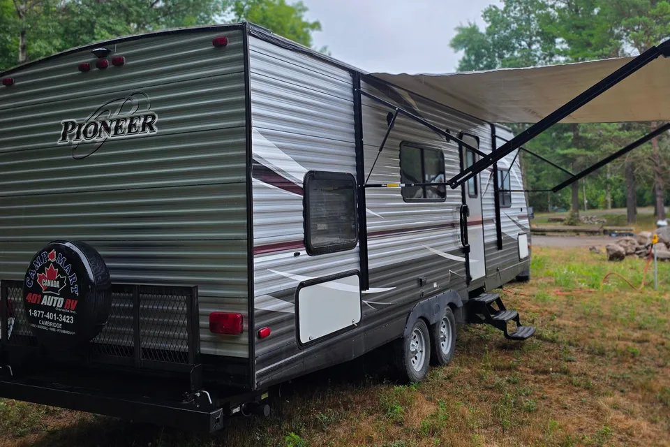 Michael's Heartland Pioneer 27 Travel Trailer