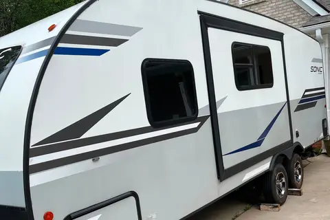 Tasha's Venture RV Sonic 220VRB Travel Trailer