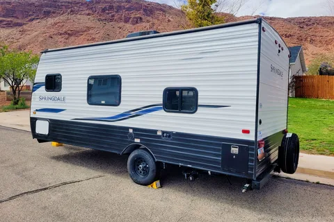 2022 Springdale RV Trailer Family & Couple Friendly