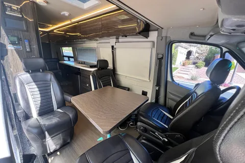 Silver Summit Mercedes Sprinter | 4x4 Winnebago